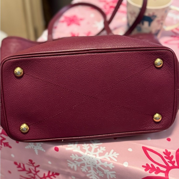 Louis Vuitton Tote - Picture 3 of 12